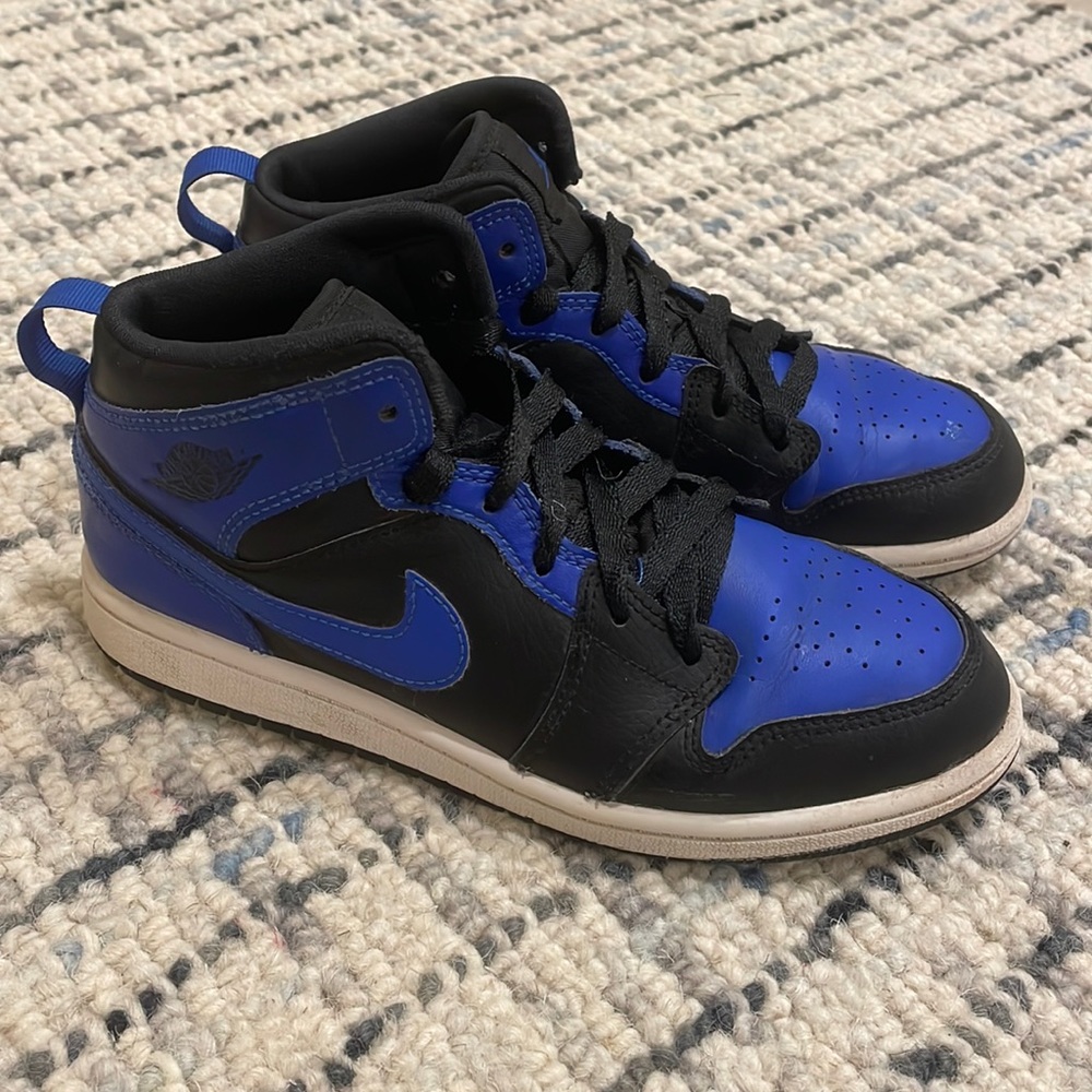 Boys Jordan mids